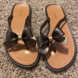 💥2/$10💥 Adorable Bow Flip Flops 🤎🎀🤎